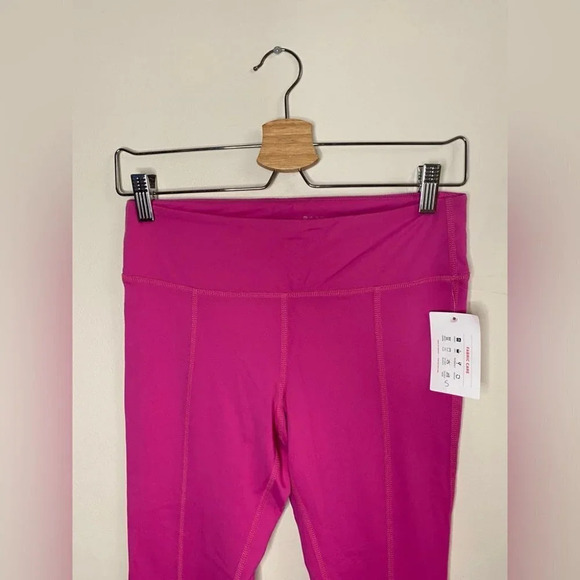 🏷️ NWT Tonic Elevar Made in Canada Leggings - Picture 5 of 6